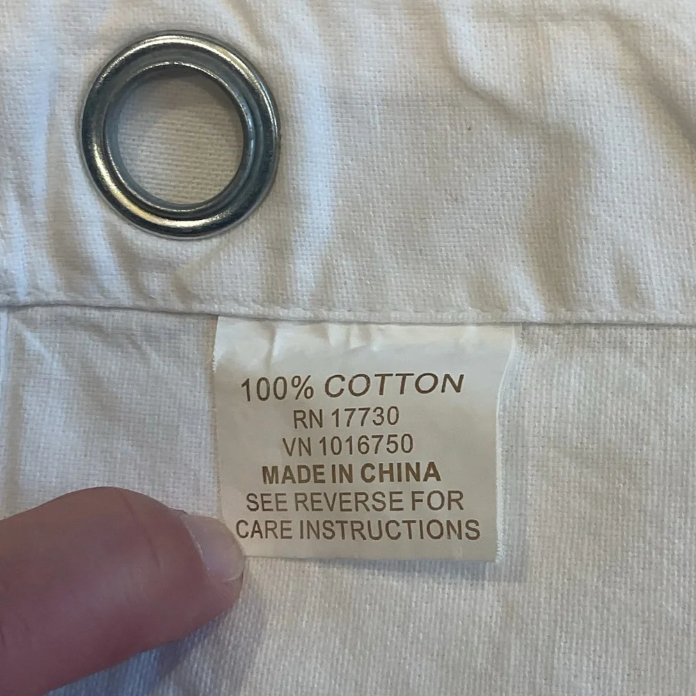 WHITE COTTON SHOWER CURTAIN WITH GROMMETS 2007 ROOM ESSENTIALS THICK 100% COTTON